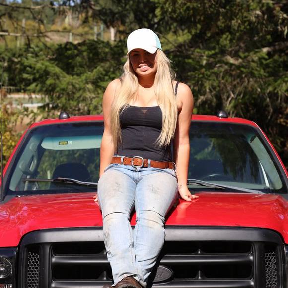 Meet your Posher, Tay - Picture 1 of 1